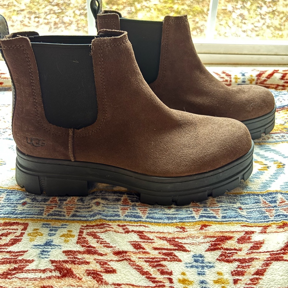 UGG Ashton Chelsea Dark Earth Suede Boots